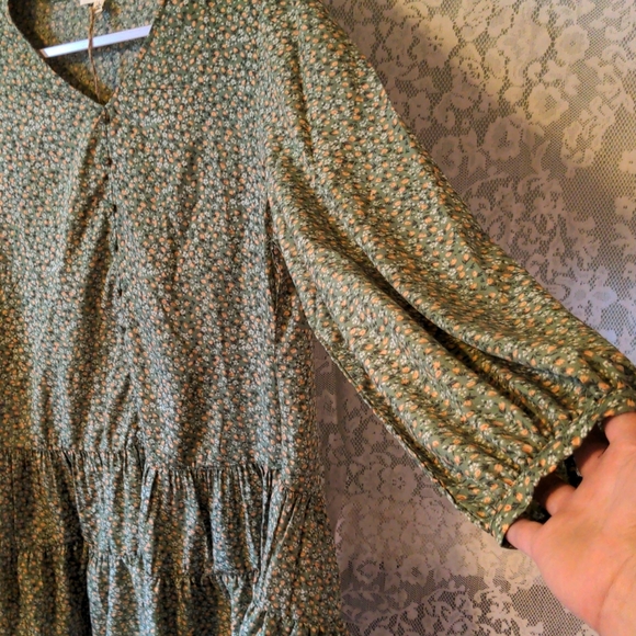 FLOWY DEEP GREEN DRESS - Picture 3 of 7